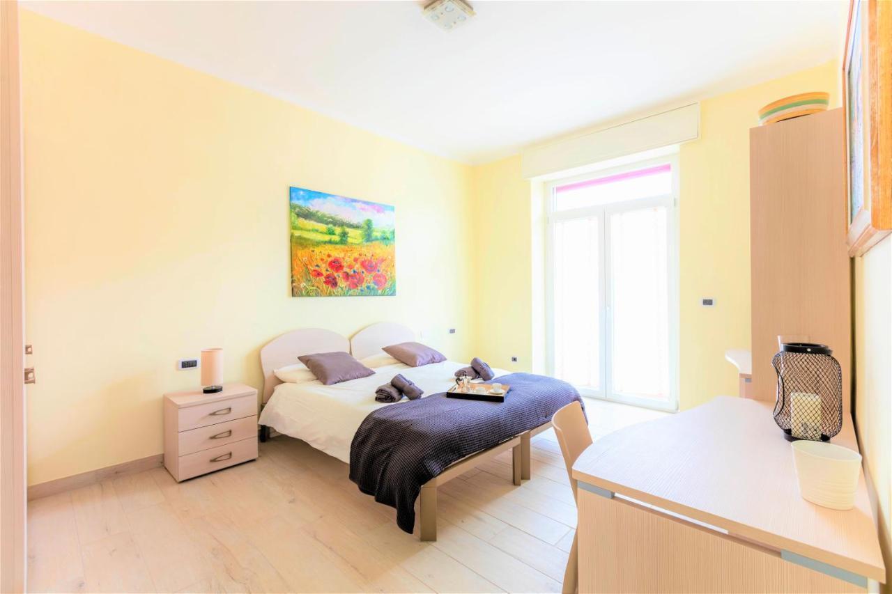 Hostly - Art & Color Midtown - 3br 2ba Roma