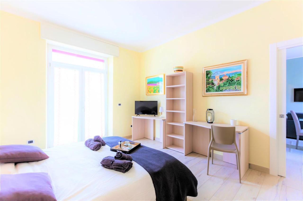 Hostly - Art & Color Midtown - 3br 2ba Apartamento *
